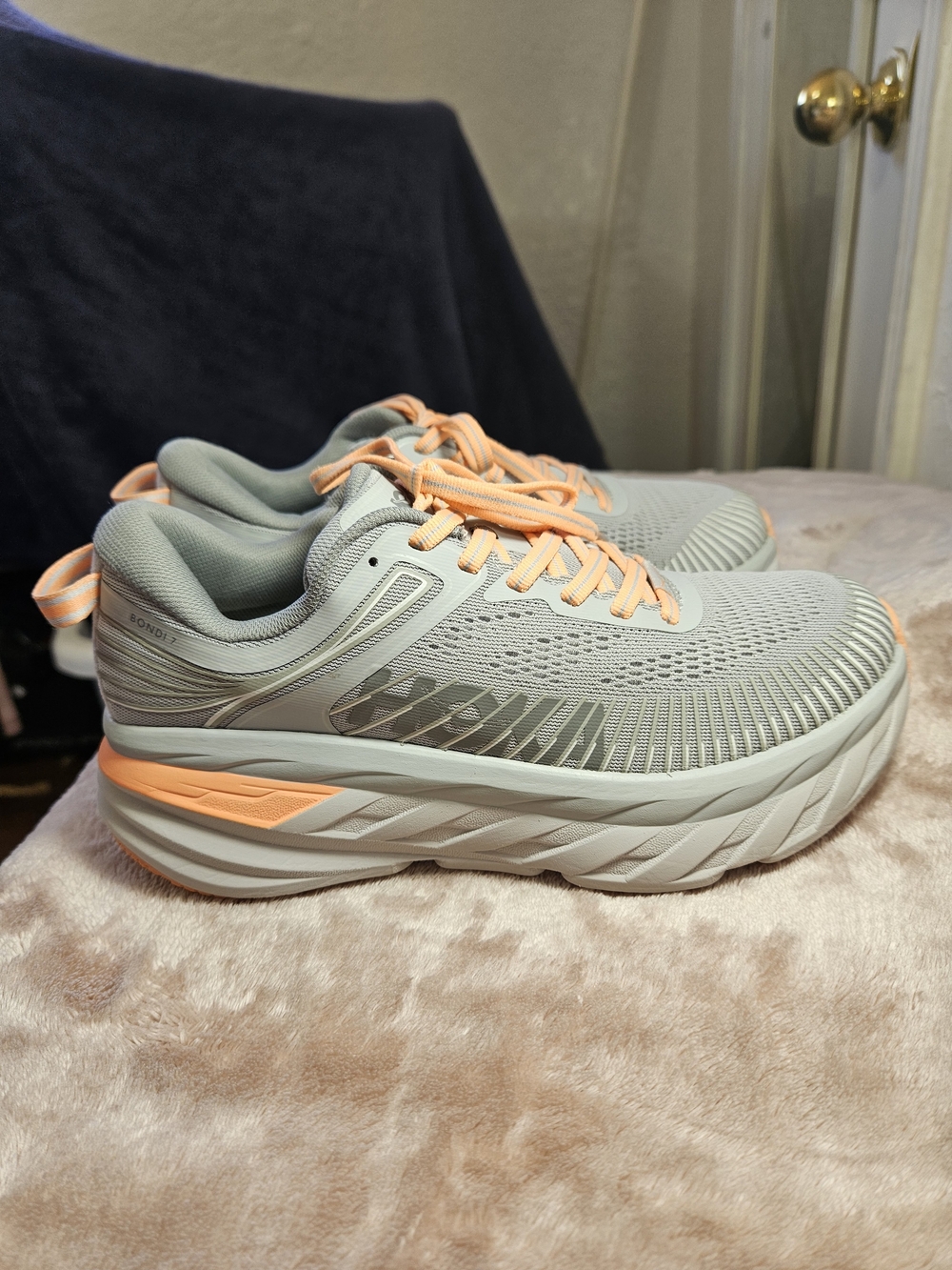 HOKA Women's Bondi-Size 6.5 US Running Shoes - Light Gray with Peach